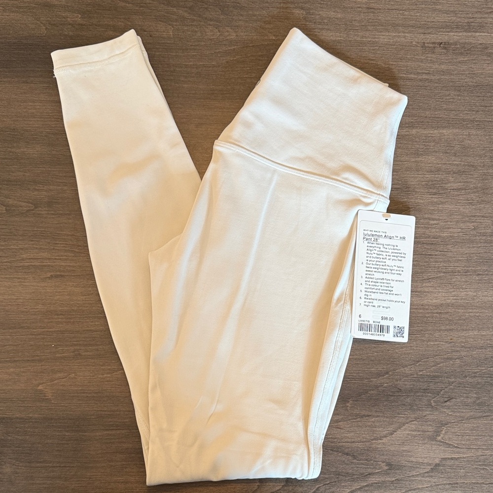 Lululemon leggings
Align HR
Size 6
Color bone